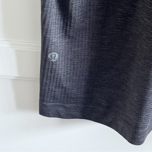 Lululemon Metal Vent Tech S/S Shirt
Charcoal Gray Sz 2XL Training Gym Running - Picture 10 of 10